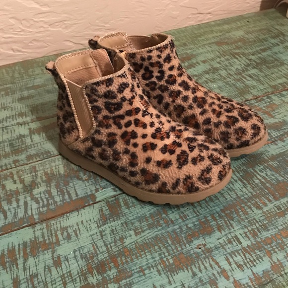 Girls Leopard Boots - Picture 1 of 6
